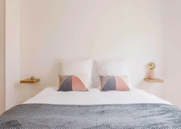 Charming - 2br 4p- Javel Daire *
